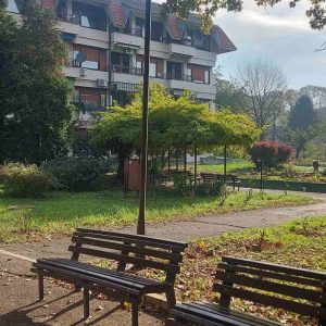 Dvorište doma Bežanijska kosa