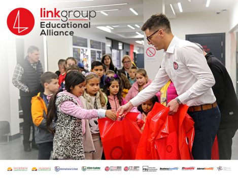 Dodela paketića đacima OŠ "Bora Stanković"